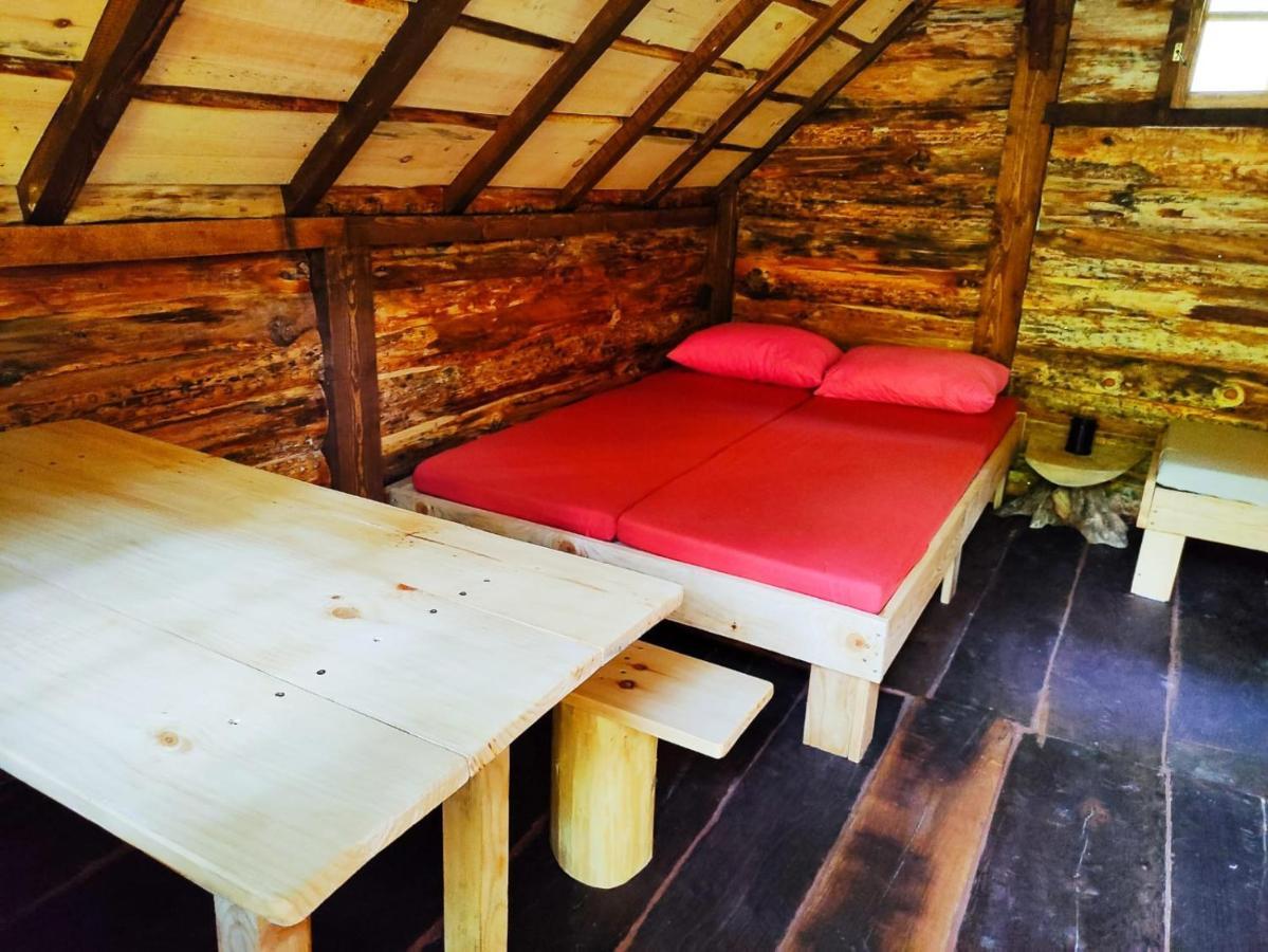 Готель Kolibe - Robinson Camp Kupa Netretic Екстер'єр фото